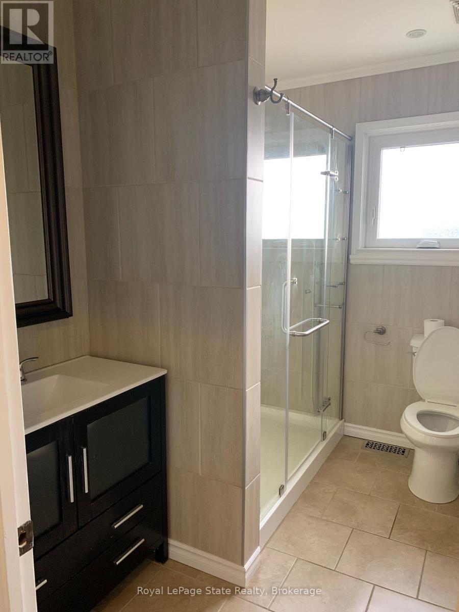 Upper - 72 Southmeadow Crescent, Hamilton (Stoney Creek), ON - Indoor Photo Showing Bathroom