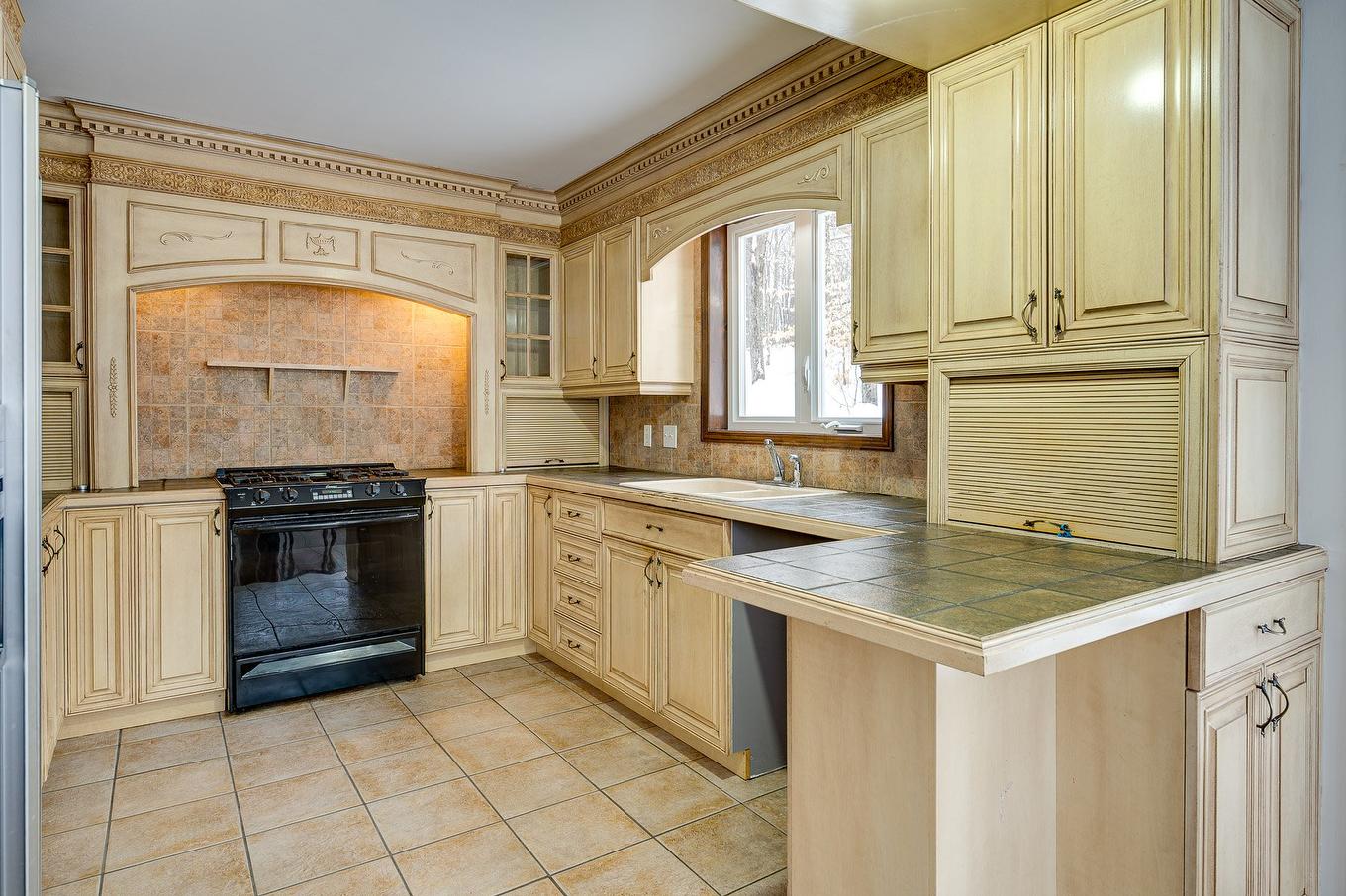 Cuisine - 17 Ch. Des Lilas, Sainte-Anne-Des-Lacs, QC - Indoor Photo Showing Kitchen