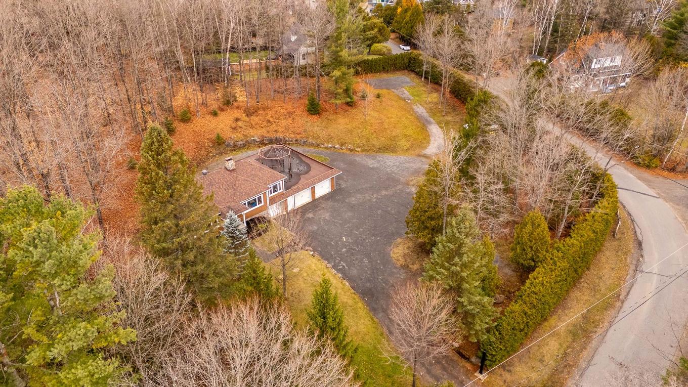 Photo aérienne - 17 Ch. Des Lilas, Sainte-Anne-Des-Lacs, QC - Outdoor With View