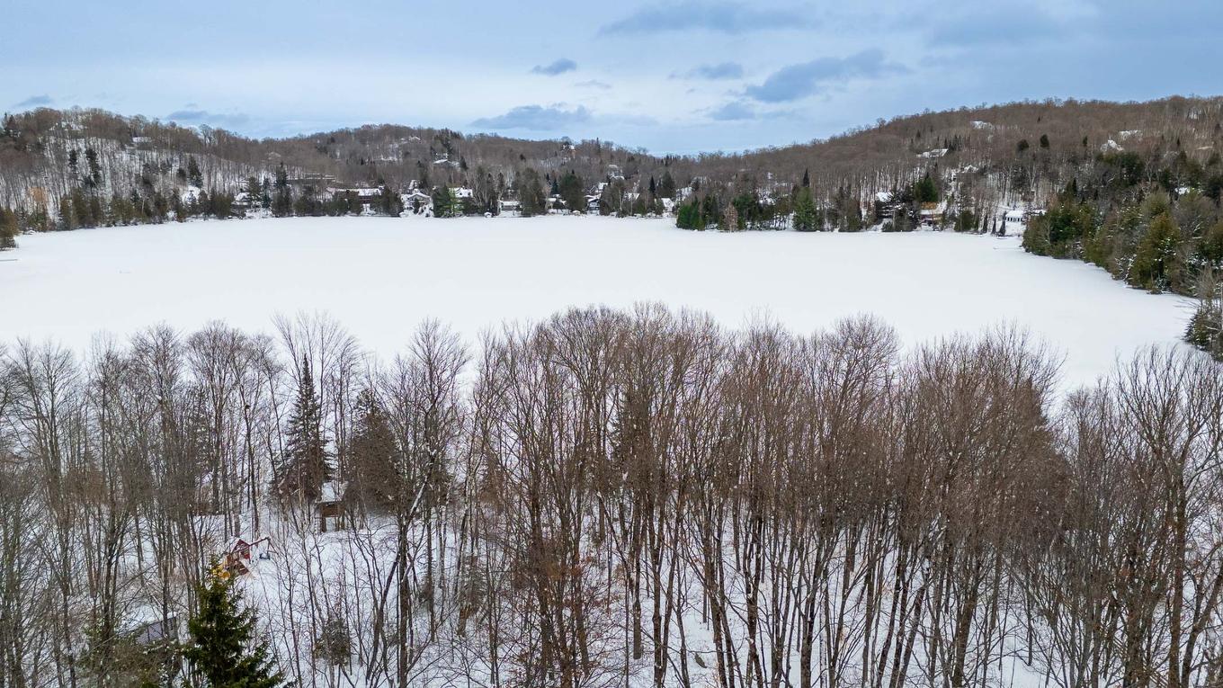 Vue sur l'eau - 17 Ch. Des Lilas, Sainte-Anne-Des-Lacs, QC - Outdoor With View