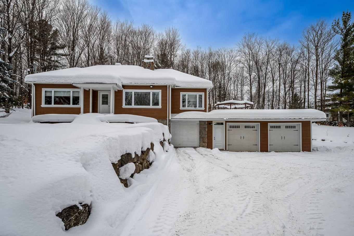 Façade - 17 Ch. Des Lilas, Sainte-Anne-Des-Lacs, QC - Outdoor