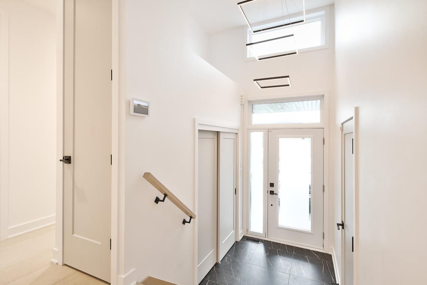 Hall - 51 Rue Des Trembles, Saint-Jean-Sur-Richelieu, QC - Indoor Photo Showing Other Room