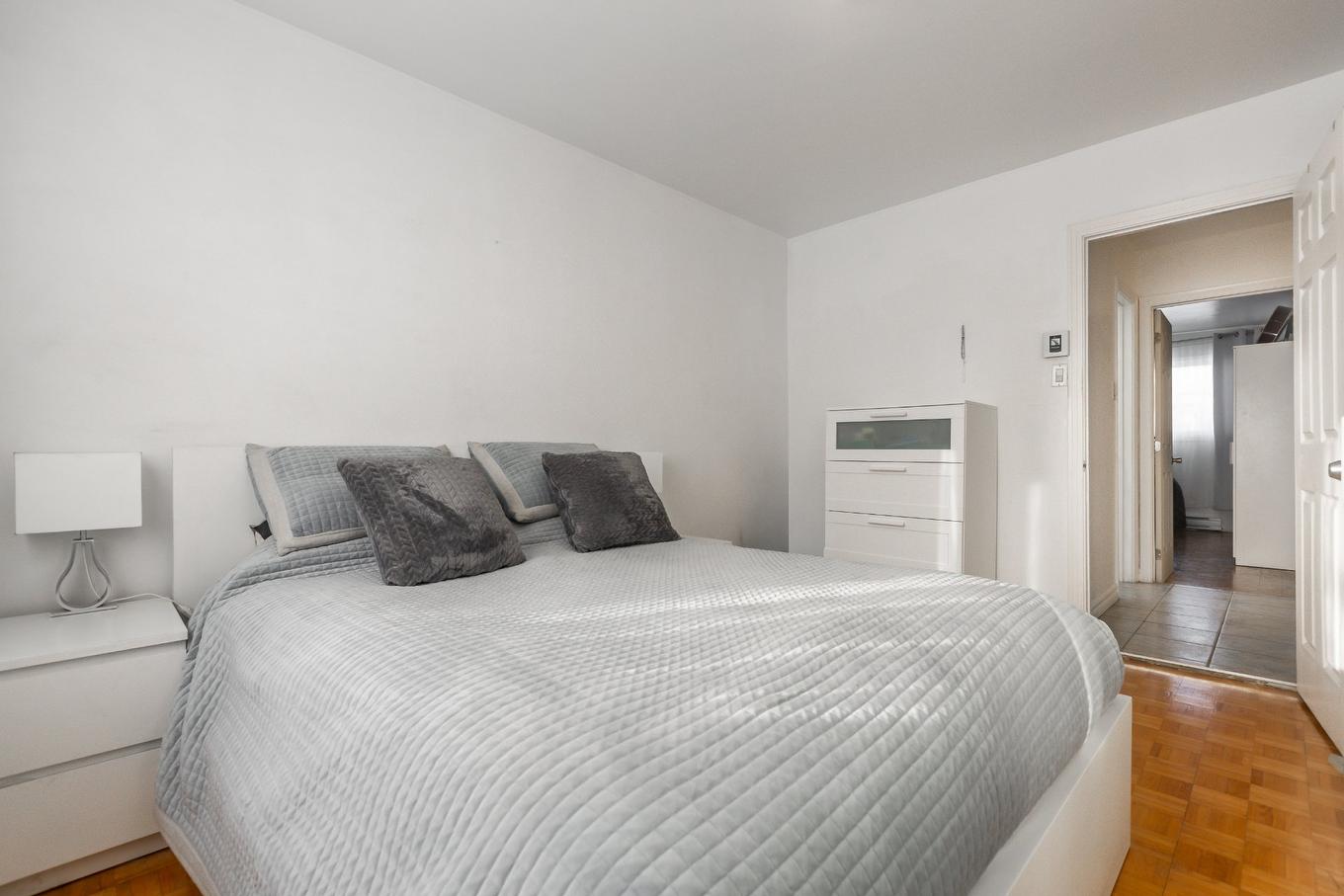 Primary bedroom - 7139 - 7141 Boul. Lacordaire, Montréal (Saint-Léonard), QC - Indoor Photo Showing Bedroom