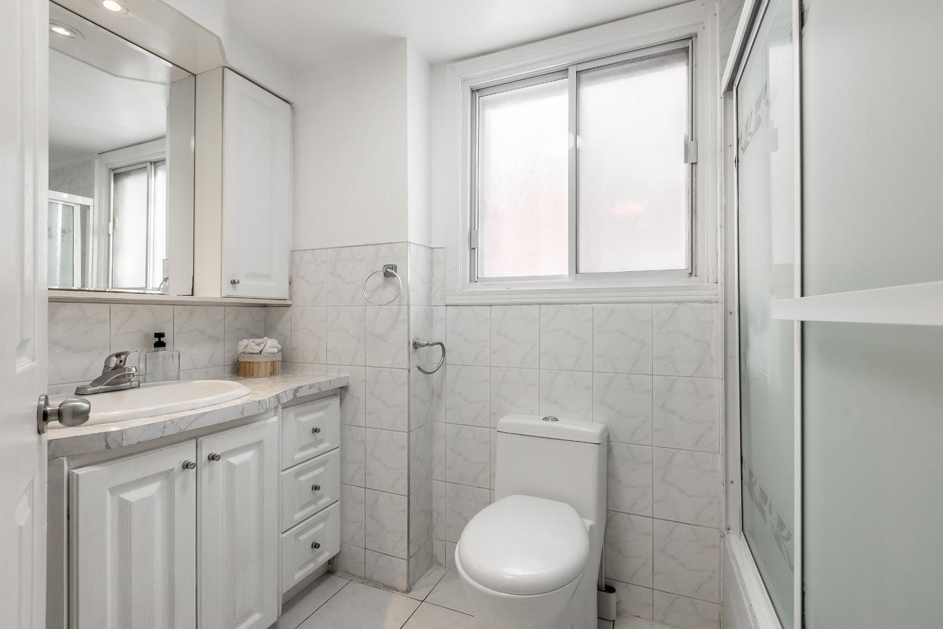 Bathroom - 7139 - 7141 Boul. Lacordaire, Montréal (Saint-Léonard), QC - Indoor Photo Showing Bathroom