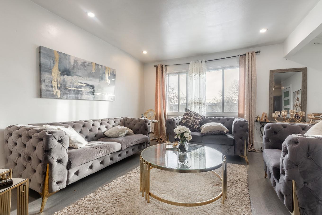 Living room - 7139 - 7141 Boul. Lacordaire, Montréal (Saint-Léonard), QC - Indoor Photo Showing Living Room