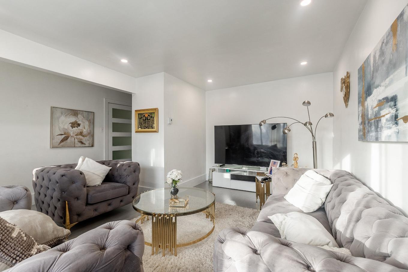 Living room - 7139 - 7141 Boul. Lacordaire, Montréal (Saint-Léonard), QC - Indoor Photo Showing Living Room