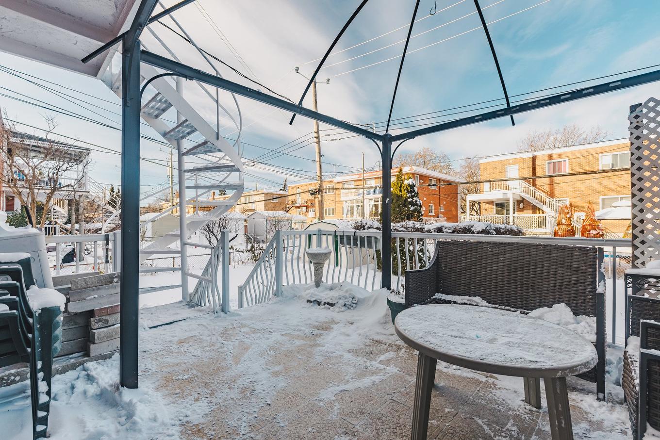 Patio - 7139 - 7141 Boul. Lacordaire, Montréal (Saint-Léonard), QC - Outdoor