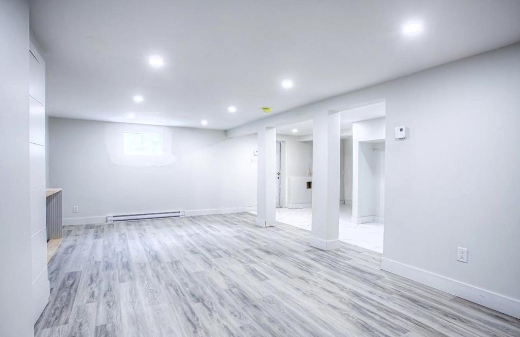 Salle familiale - 1385 Ch. Des Hauteurs, Sainte-Adèle, QC - Indoor