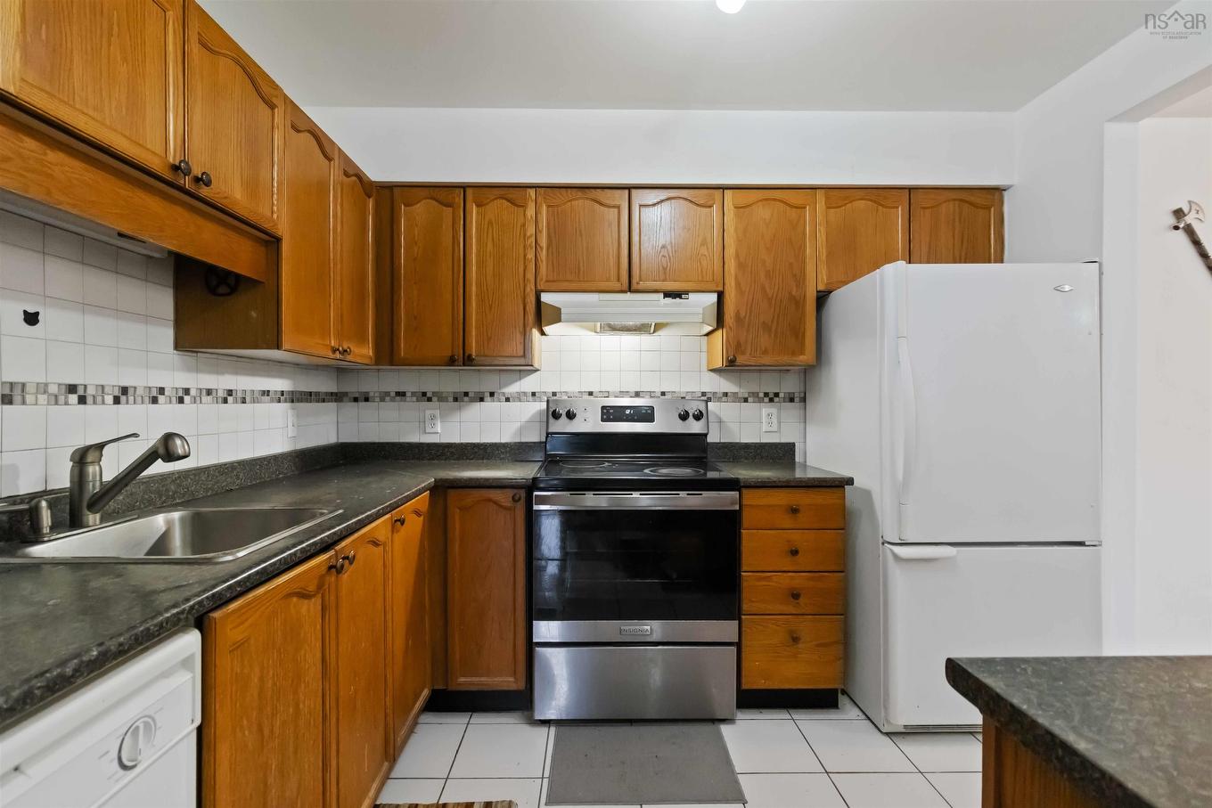 311 93 Kearney Lake Road, Halifax, NS