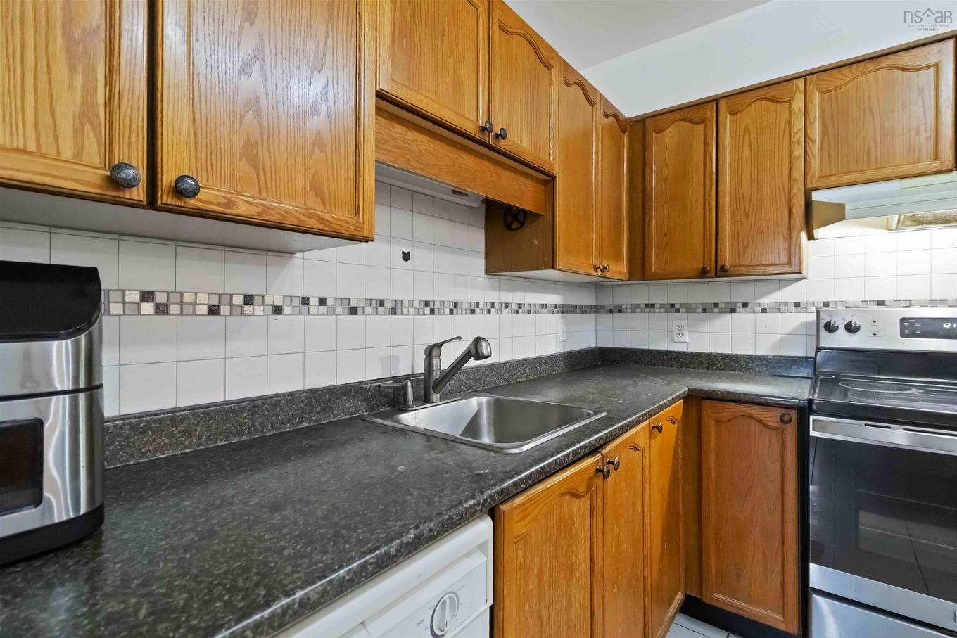 311 93 Kearney Lake Road, Halifax, NS