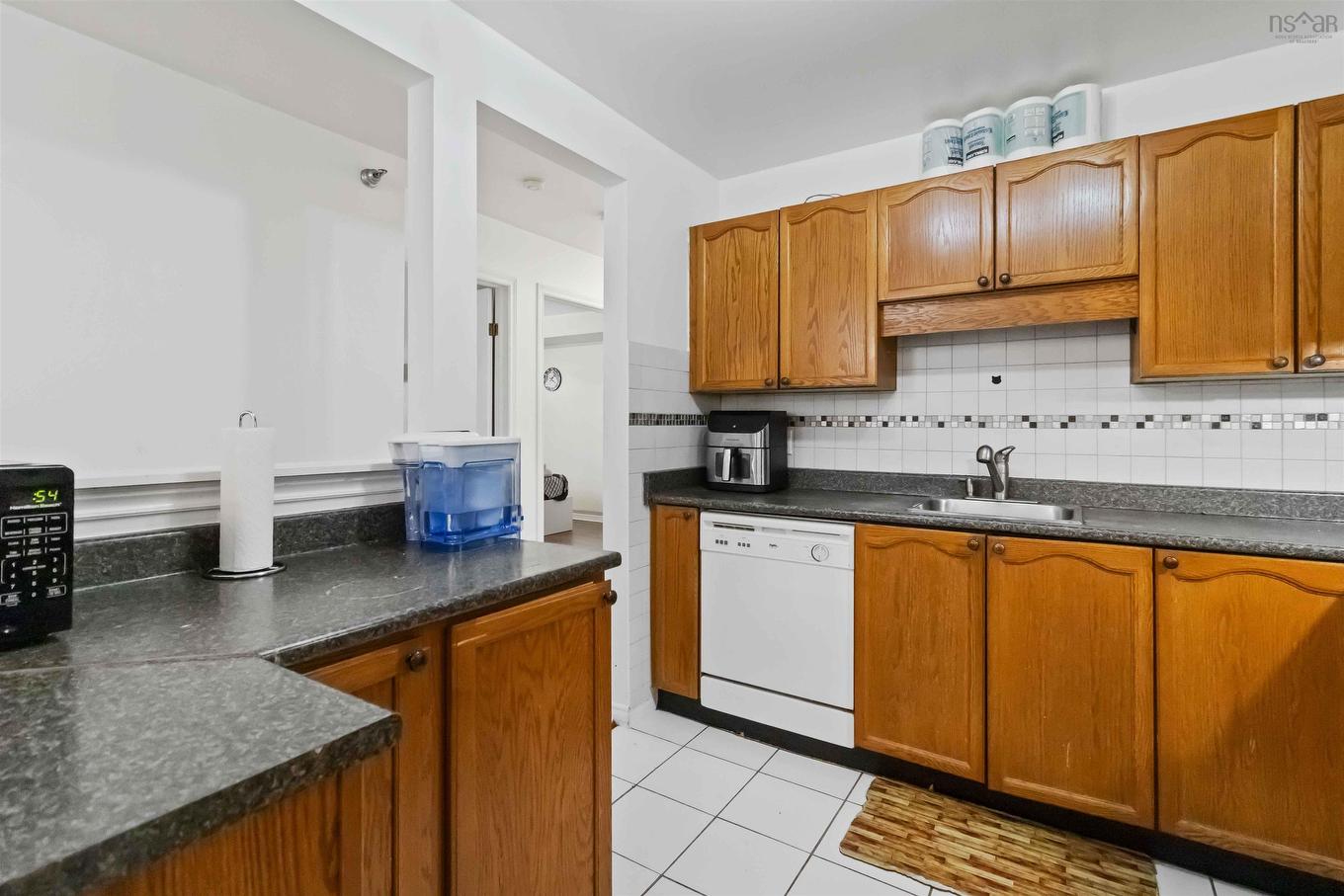 311 93 Kearney Lake Road, Halifax, NS