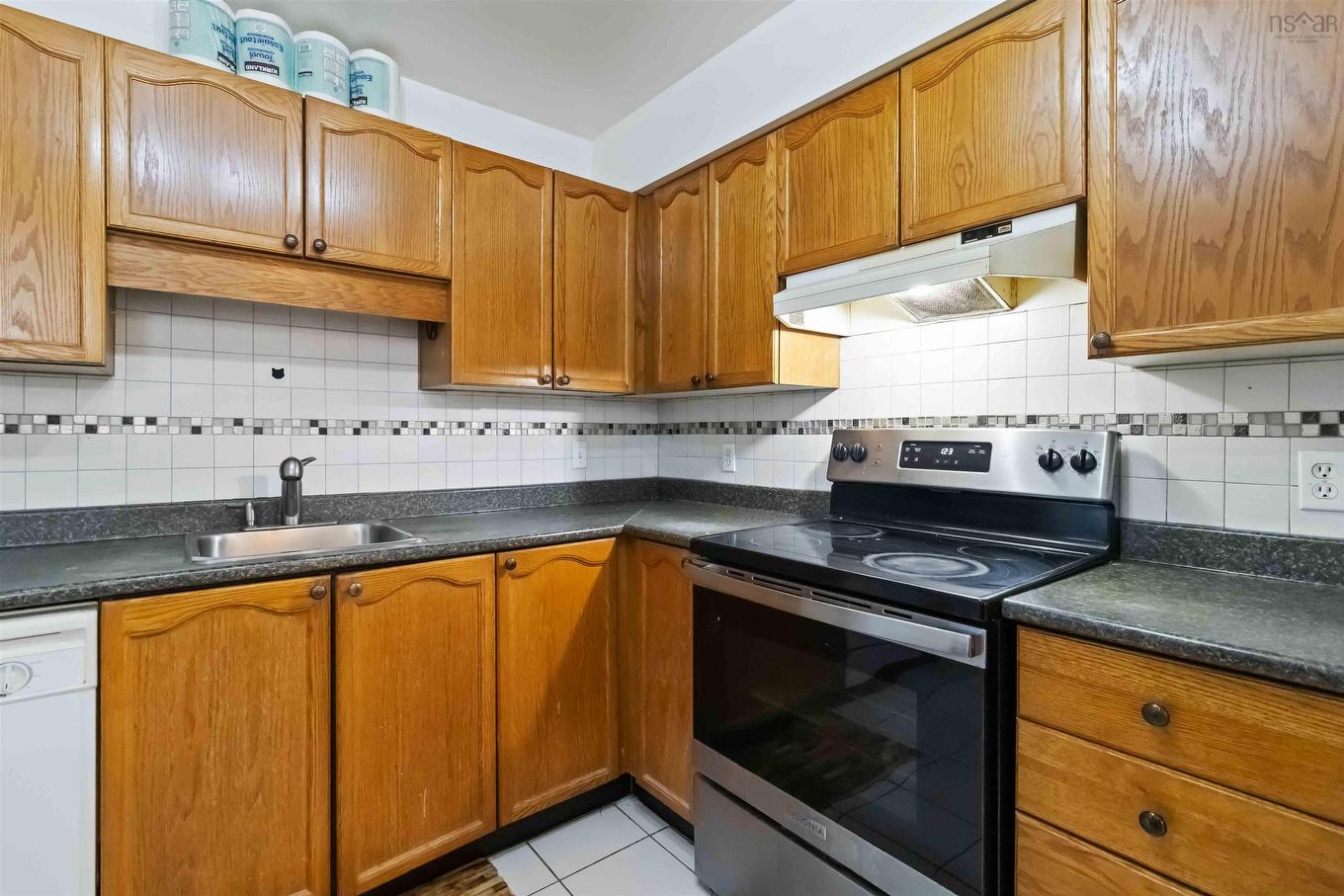 311 93 Kearney Lake Road, Halifax, NS