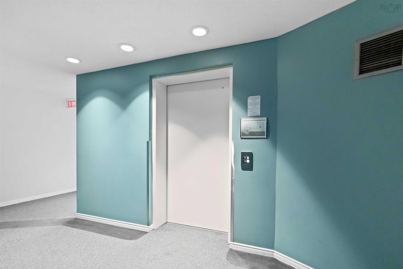 311 93 Kearney Lake Road, Halifax, NS