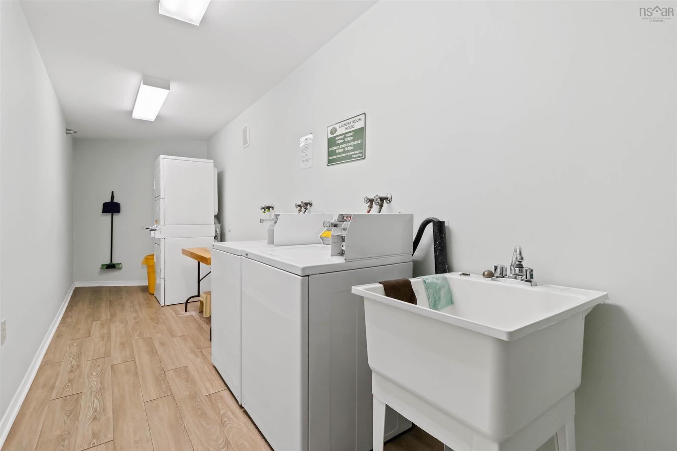 311 93 Kearney Lake Road, Halifax, NS