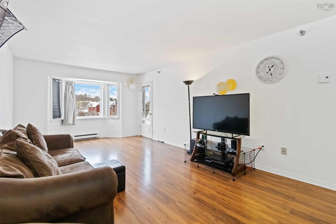 311 93 Kearney Lake Road, Halifax, NS