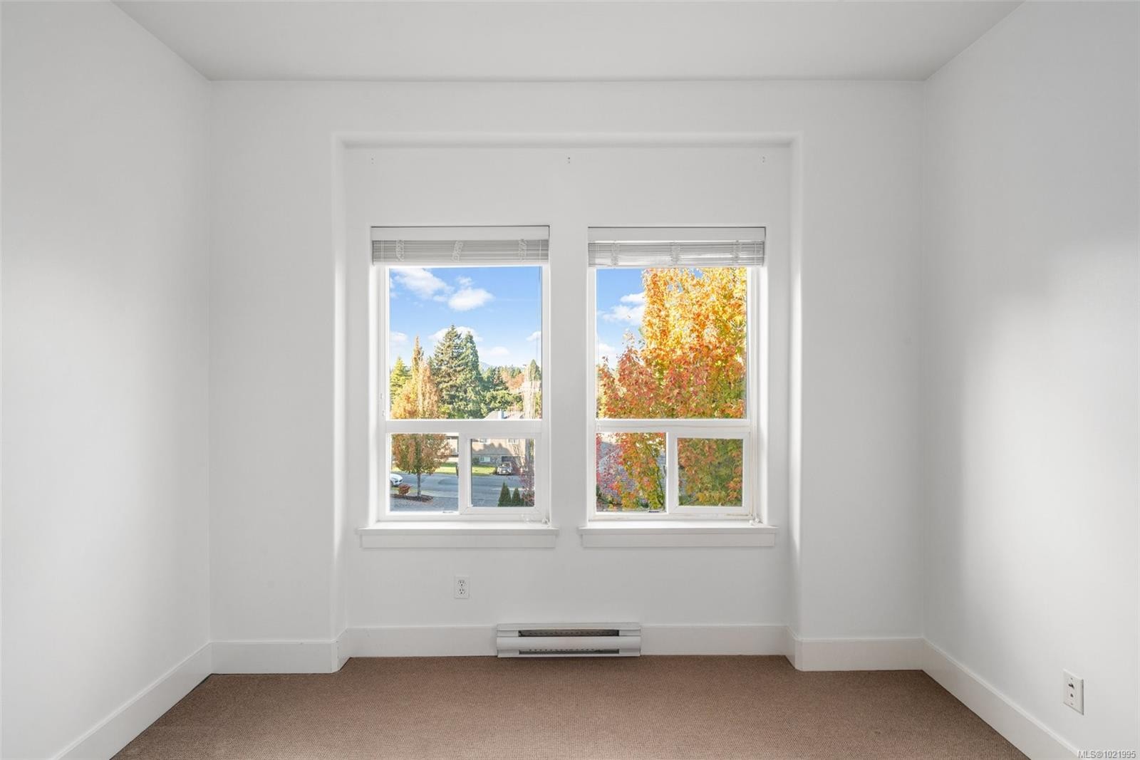 307-3915 Carey Rd, Saanich, BC - Indoor Photo Showing Other Room