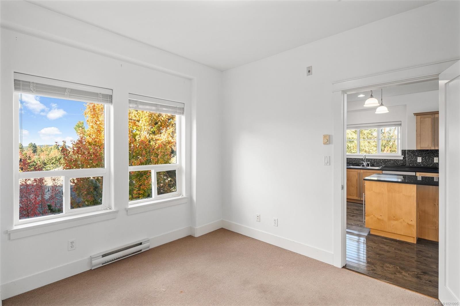 307-3915 Carey Rd, Saanich, BC - Indoor Photo Showing Other Room