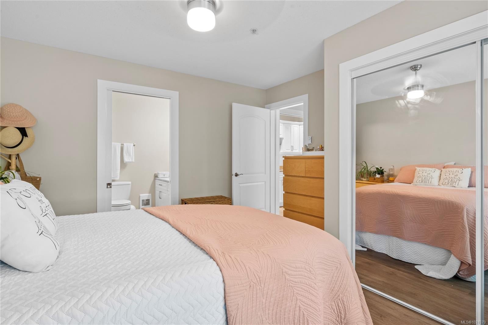 806-261 Mills St, Parksville, BC