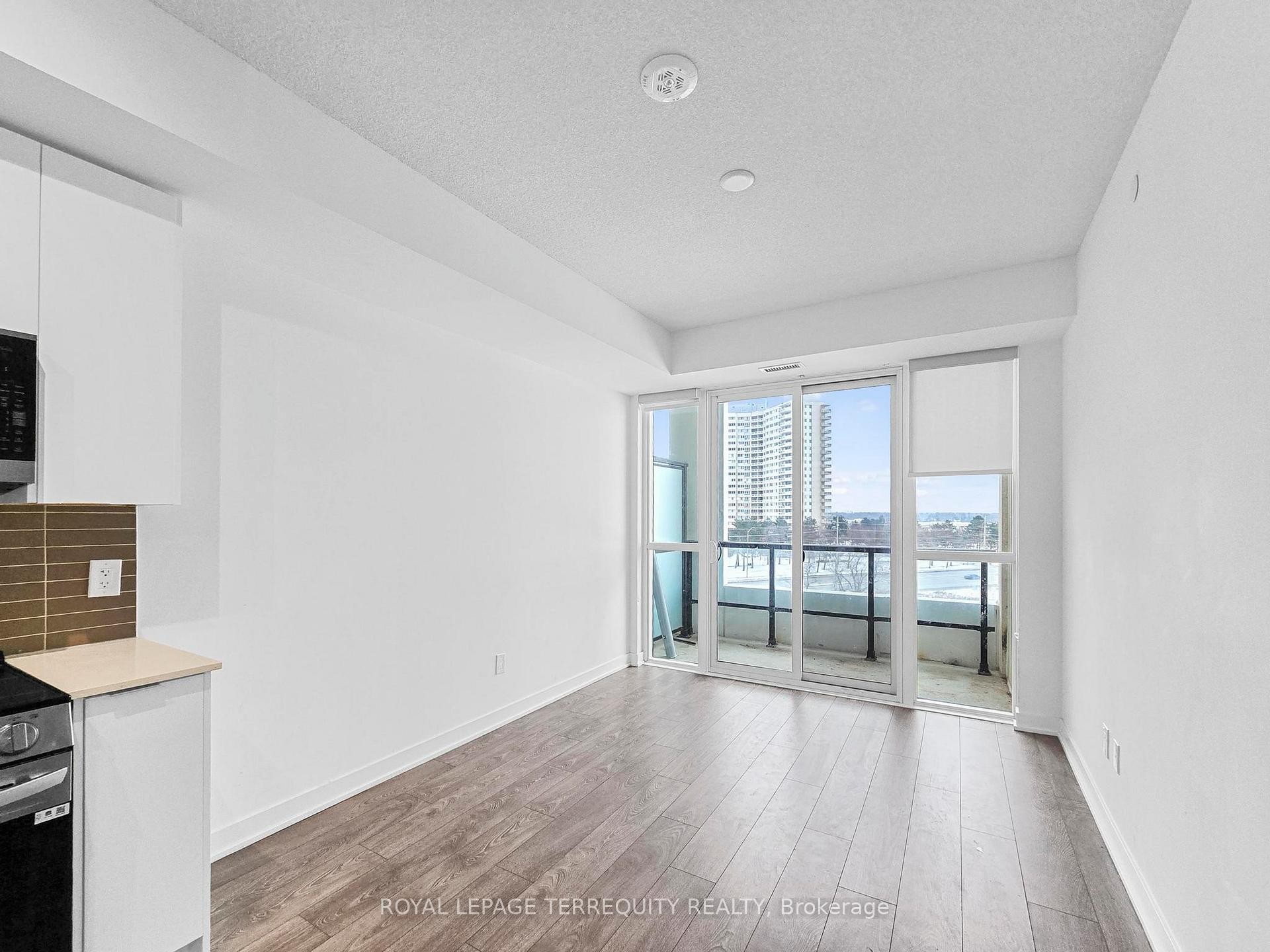 704-225 Malta Avenue, Brampton, ON - Indoor Photo Showing Other Room