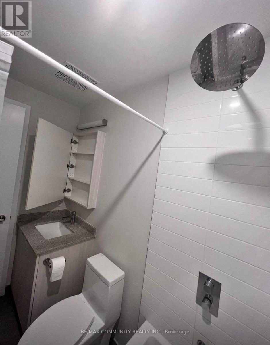 117W - 3 Rosewater Street, Richmond Hill, ON - Indoor Photo Showing Bathroom