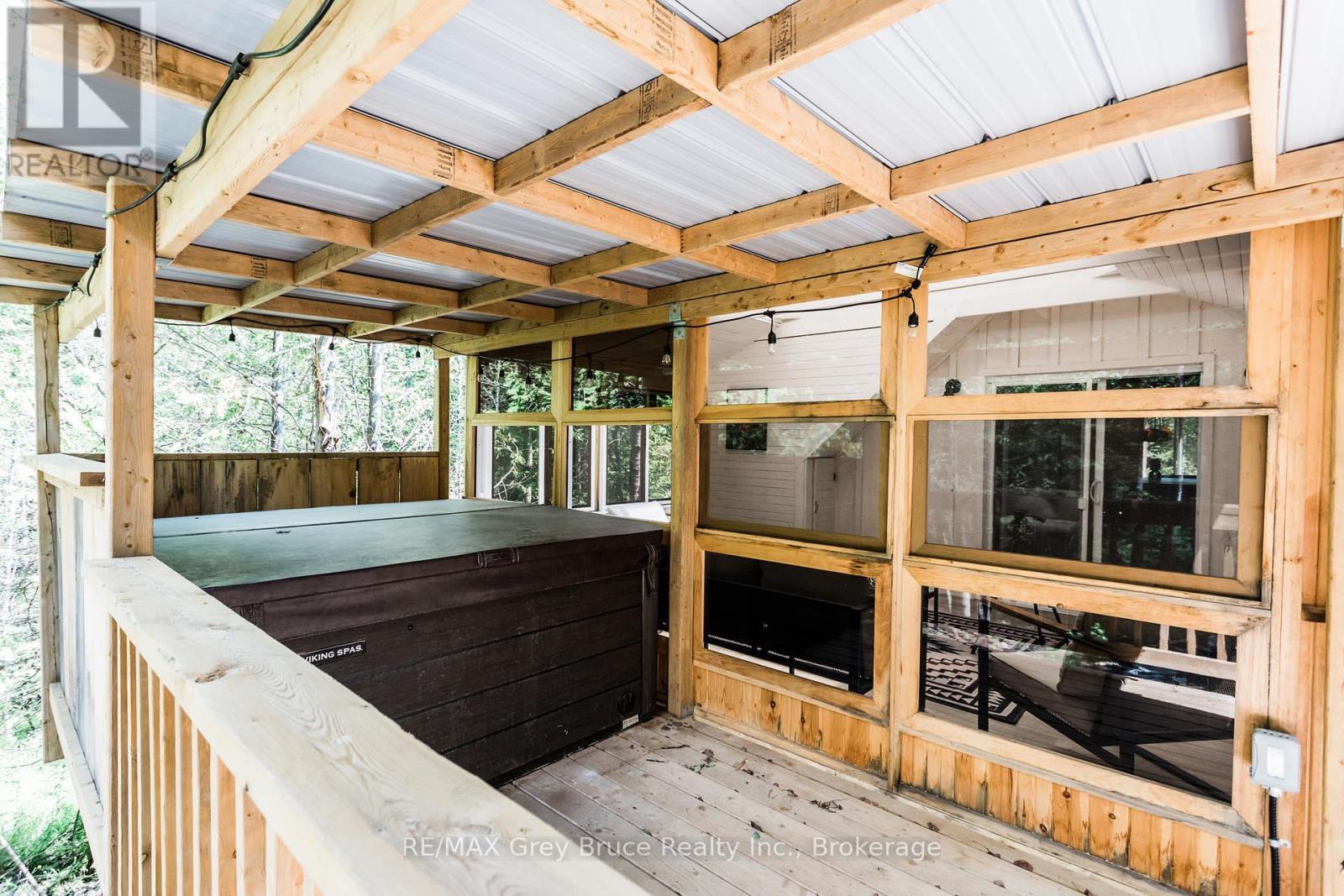 102 Chin Road N, Northern Bruce Peninsula, ON - Indoor Photo Showing Other Room