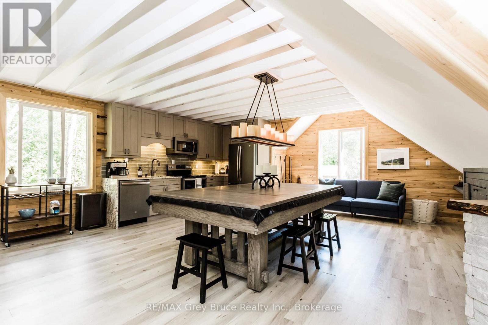 102 Chin Road N, Northern Bruce Peninsula, ON - Indoor Photo Showing Other Room