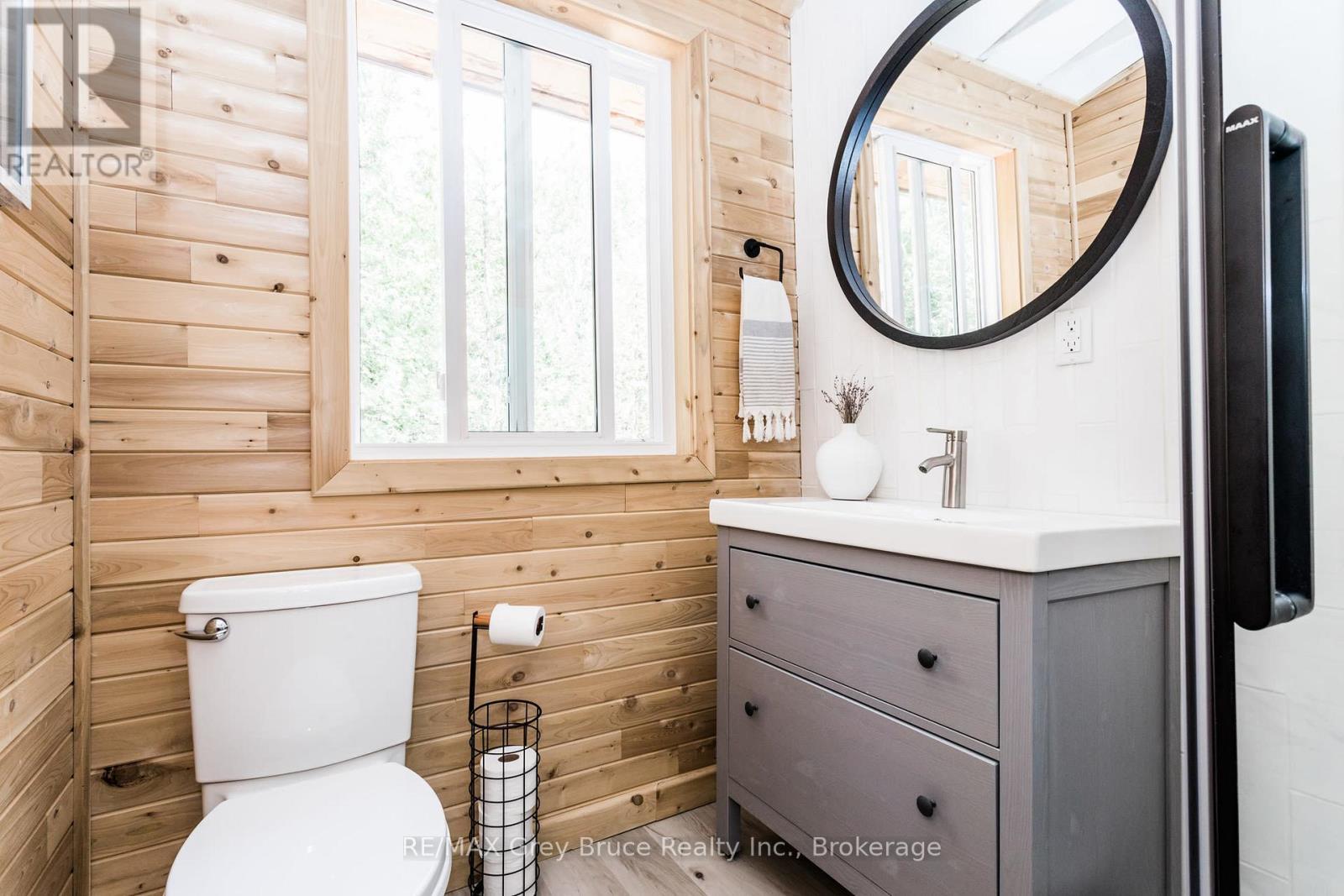 102 Chin Road N, Northern Bruce Peninsula, ON - Indoor Photo Showing Bathroom