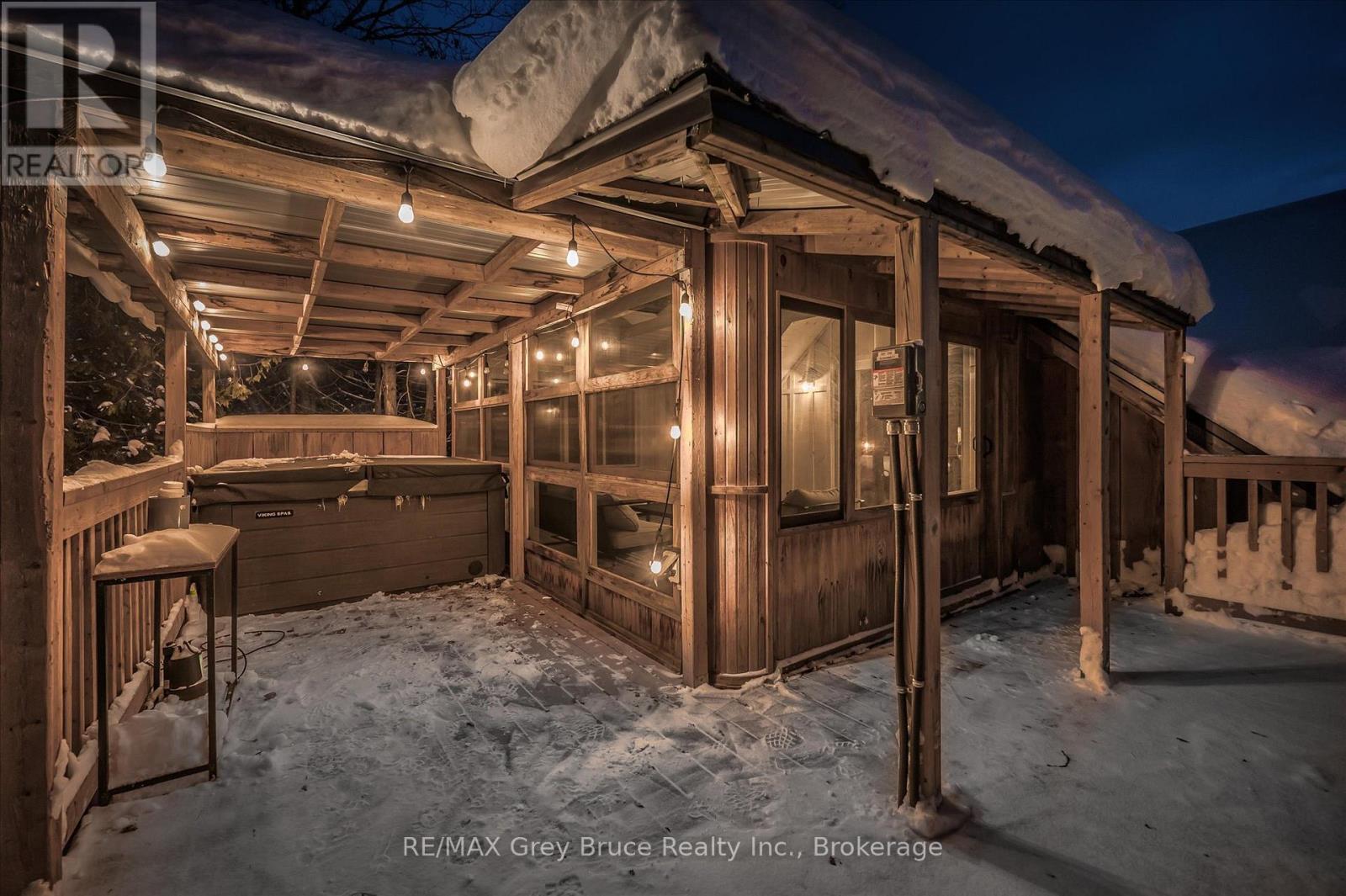 102 Chin Road N, Northern Bruce Peninsula, ON - Indoor Photo Showing Basement