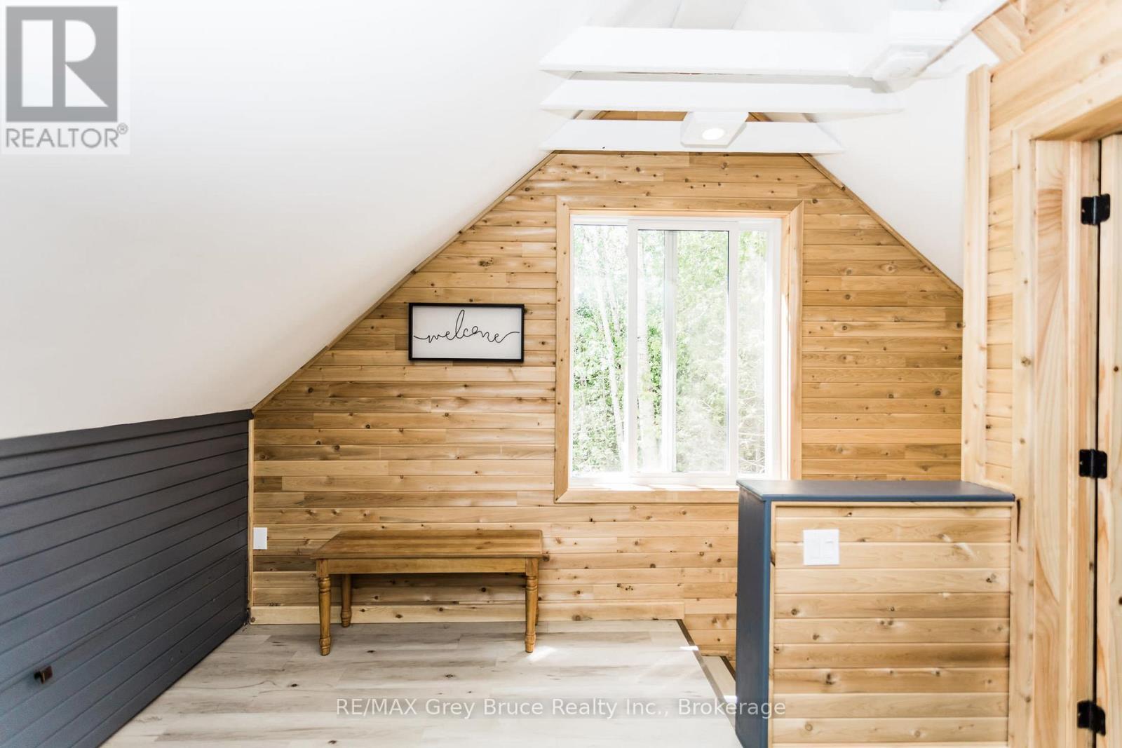 102 Chin Road N, Northern Bruce Peninsula, ON - Indoor Photo Showing Other Room