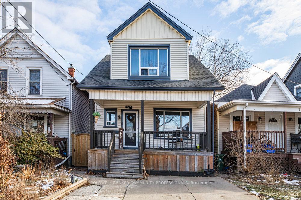 224 Balmoral Avenue N, Hamilton, ON - Outdoor With Deck Patio Veranda With Facade