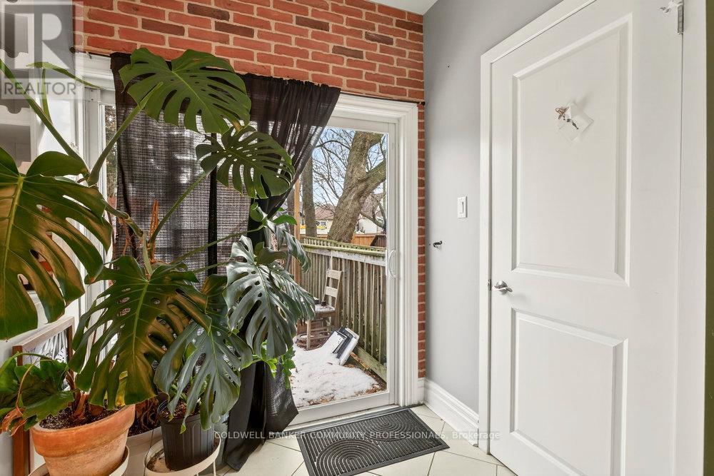 224 Balmoral Avenue N, Hamilton, ON - Indoor Photo Showing Other Room