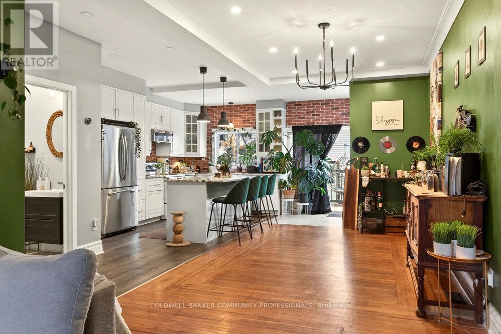 224 Balmoral Avenue N, Hamilton, ON - Indoor Photo Showing Other Room