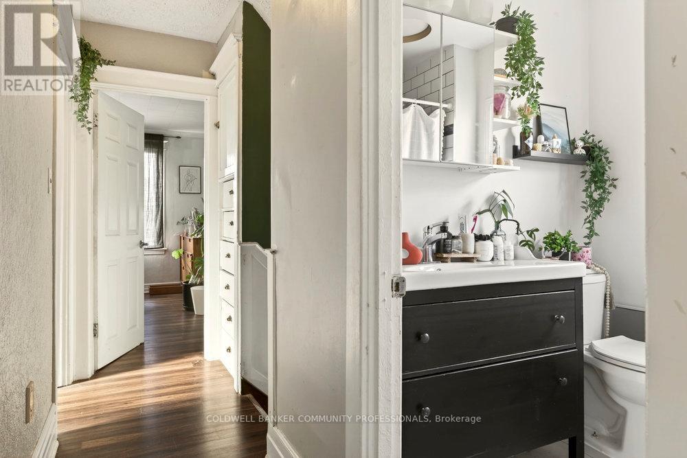 224 Balmoral Avenue N, Hamilton, ON - Indoor Photo Showing Other Room