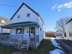 3 Thompson Avenue North Sydney, NS B2A 1X7