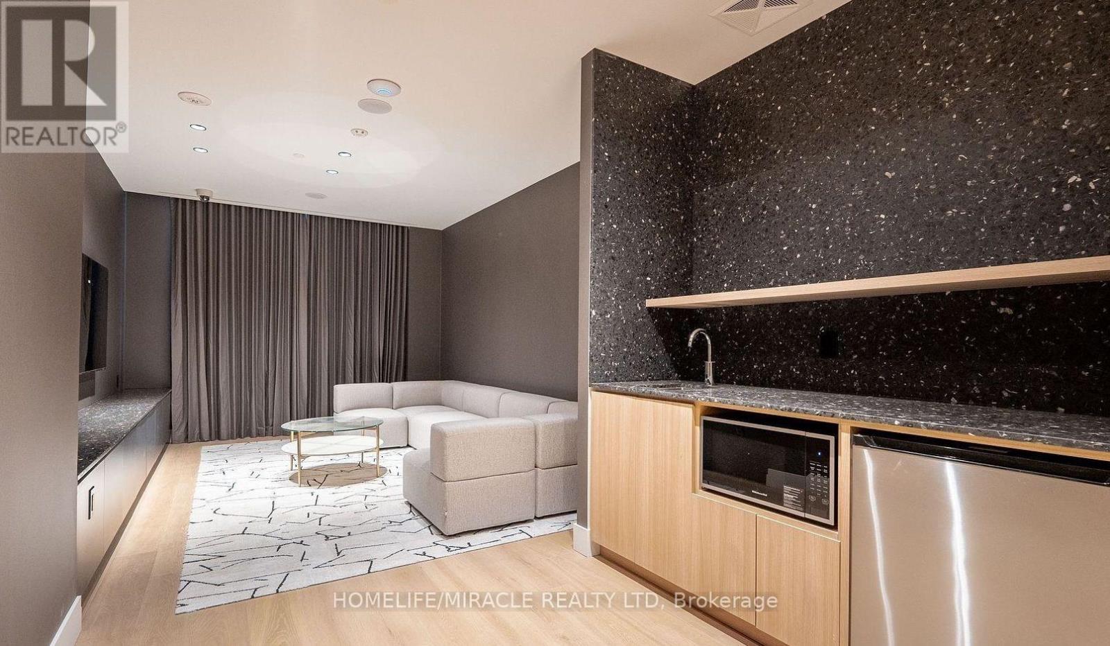 2701 - 395 Square One Drive, Mississauga, ON - Indoor