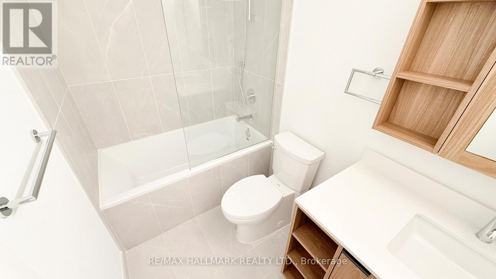 617 - 1037 The Queensway, Toronto, ON - Indoor Photo Showing Bathroom