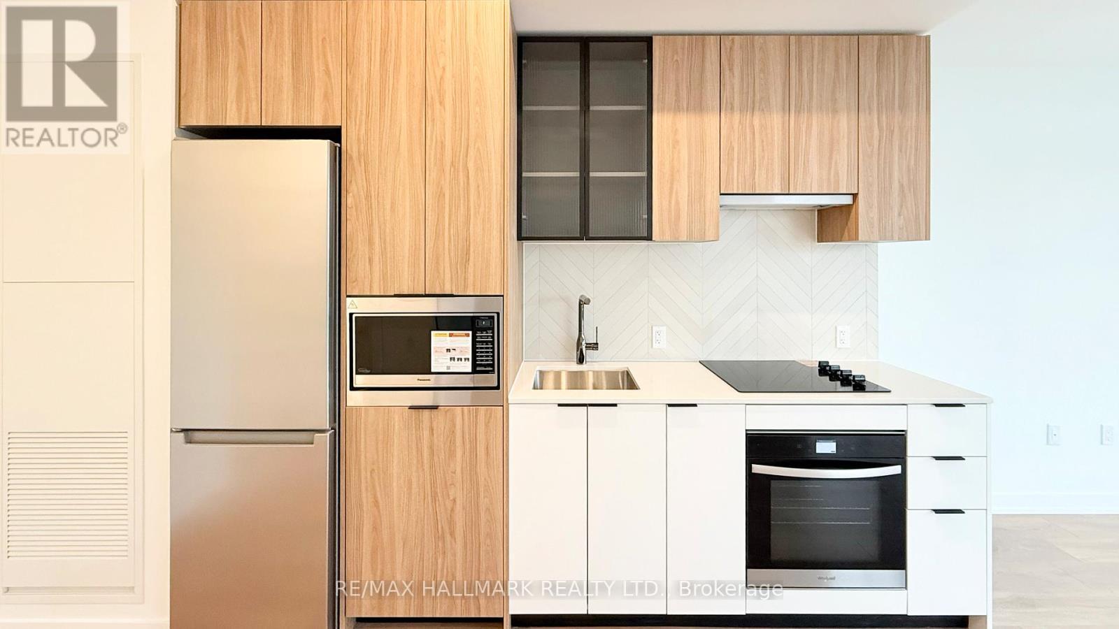 617 - 1037 The Queensway, Toronto, ON - Indoor Photo Showing Kitchen