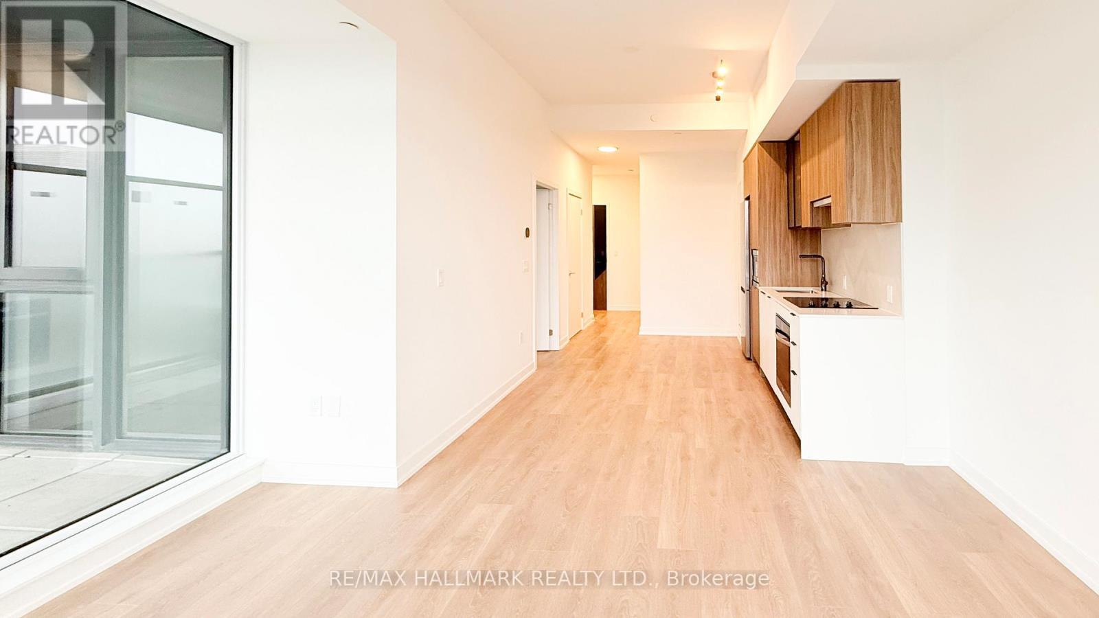 617 - 1037 The Queensway, Toronto, ON - Indoor