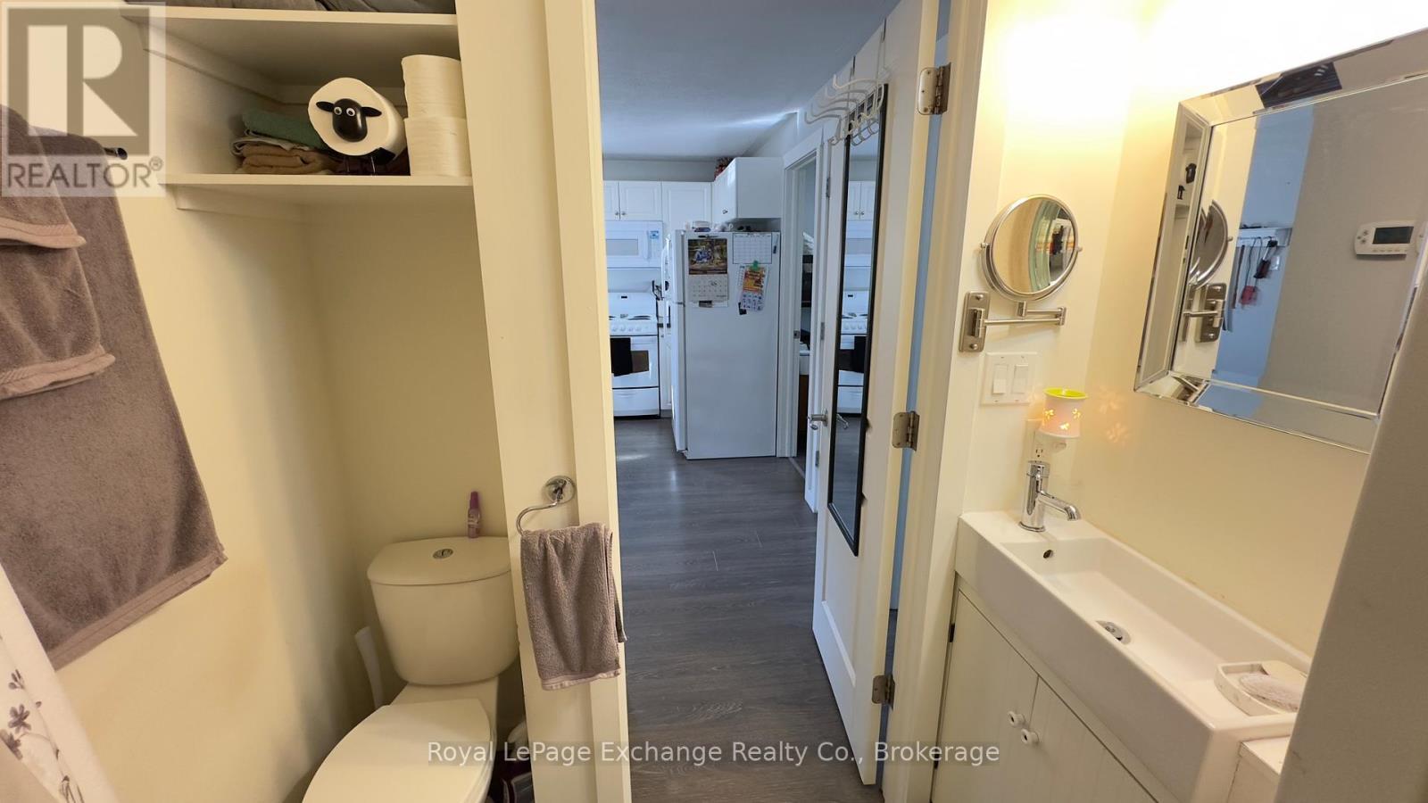 127 Yonge Street S, Brockton, ON - Indoor Photo Showing Bathroom