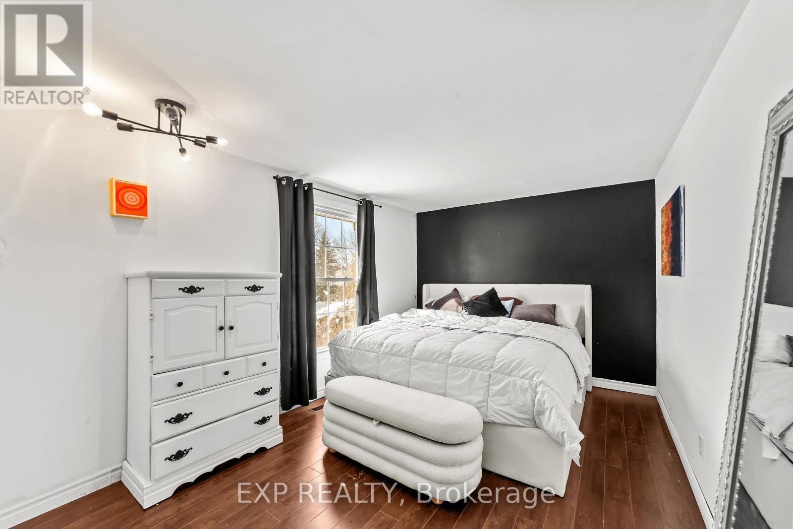 16 Edmunds Crescent, London South (South T), ON