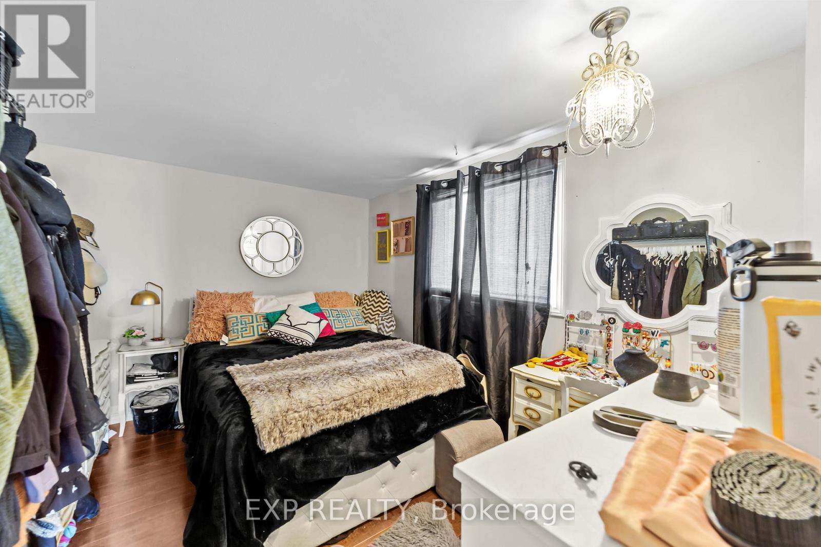 16 Edmunds Crescent, London South (South T), ON