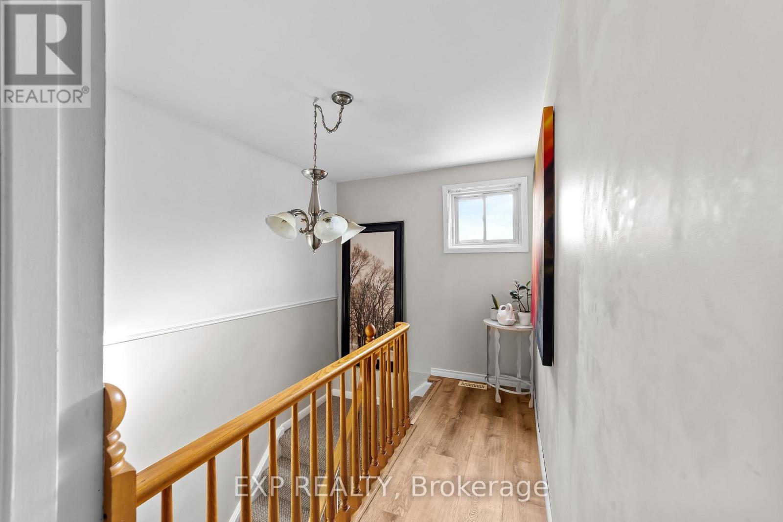 16 Edmunds Crescent, London South (South T), ON