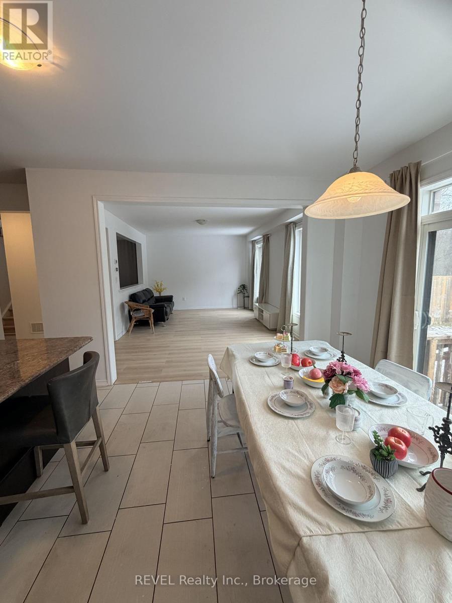 7969 Buckeye Crescent, Niagara Falls (Brown), ON - Indoor Photo Showing Dining Room