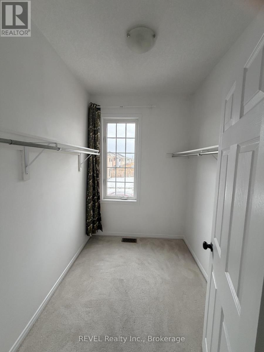 7969 Buckeye Crescent, Niagara Falls (Brown), ON - Indoor With Storage