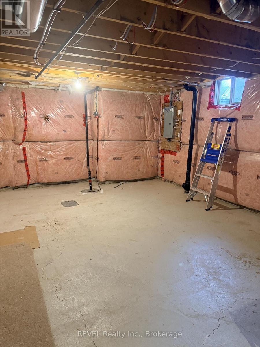 7969 Buckeye Crescent, Niagara Falls (Brown), ON - Indoor Photo Showing Basement