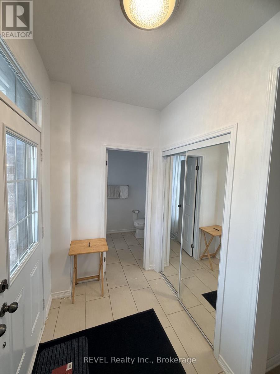 7969 Buckeye Crescent, Niagara Falls (Brown), ON - Indoor Photo Showing Other Room