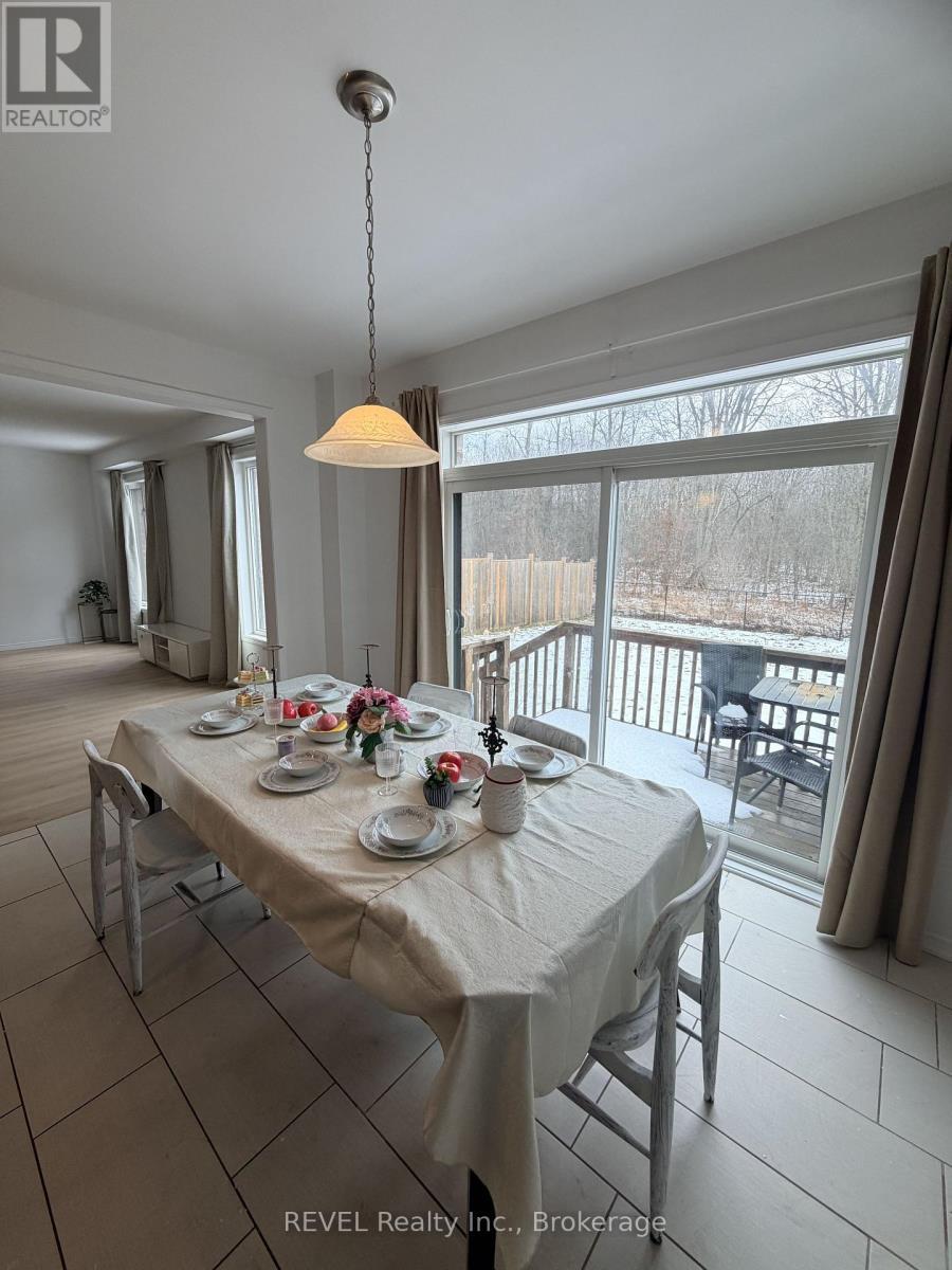 7969 Buckeye Crescent, Niagara Falls (Brown), ON - Indoor Photo Showing Dining Room