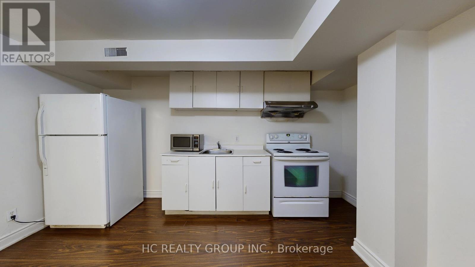 144 Silver Springs Boulevard, Toronto, ON - Indoor Photo Showing Kitchen