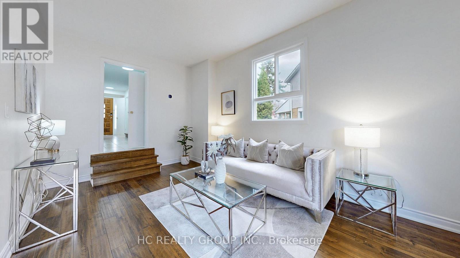144 Silver Springs Boulevard, Toronto, ON - Indoor Photo Showing Living Room