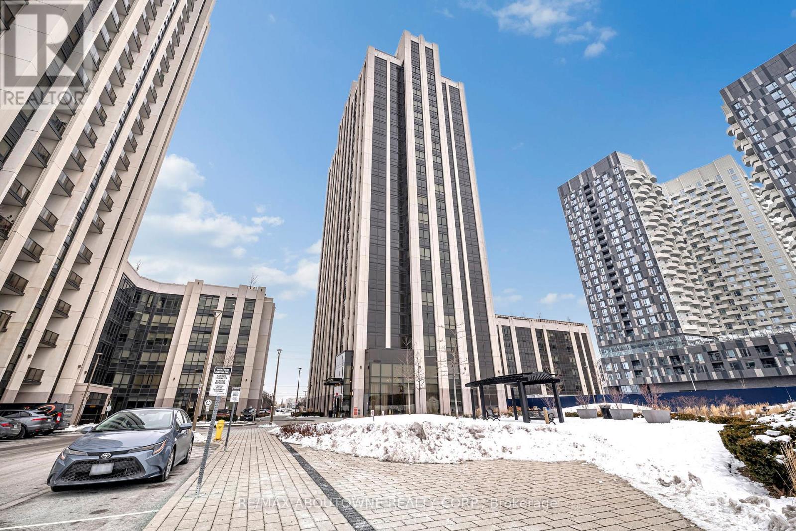 1609 - 9085 Jane Street, Vaughan, ON - Outdoor With Facade